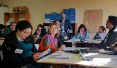 Docentes durante una capacitación o curso por parte de Aptus