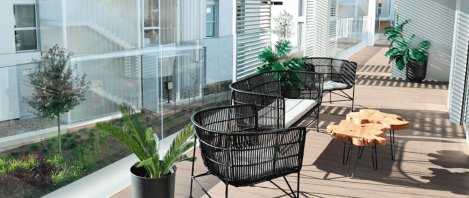 Cómo tener una terraza cubierta para disfrutar del exterior en invierno —  idealista/news