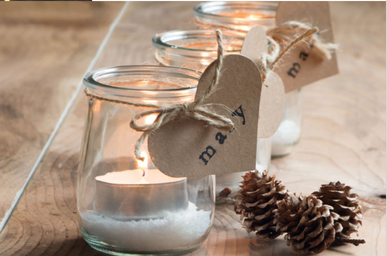 Velas en tarros de cristal para decorar la Navidad