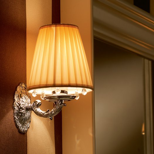 Sharm wall lamp with beige fabric shade and cristal charms