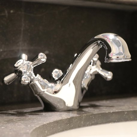 Nuova Brenta brassware