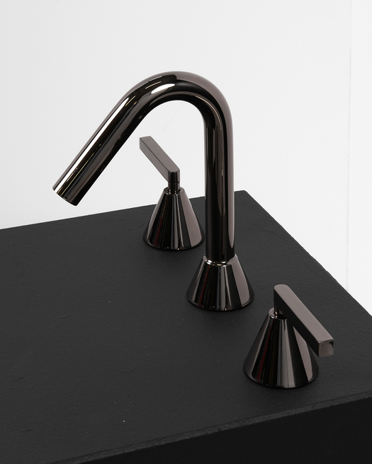 Elegant washbasin tap for the designer bathroom