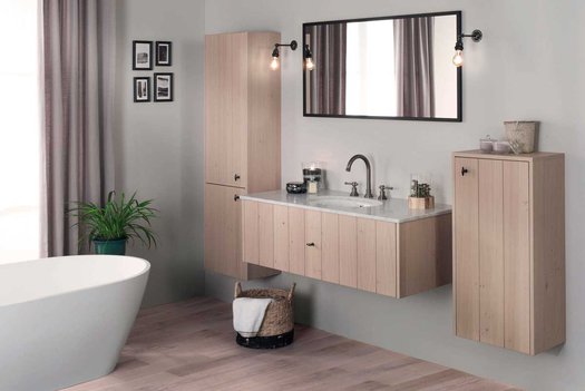 Lodge bathroom ensemble in a sleek country style