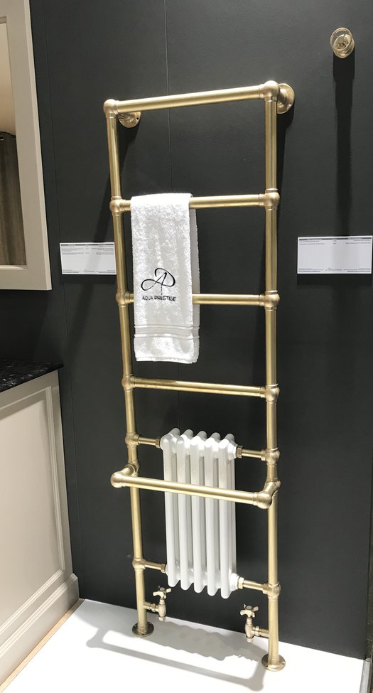 Tudor 01 elegant towel rack with radiator element