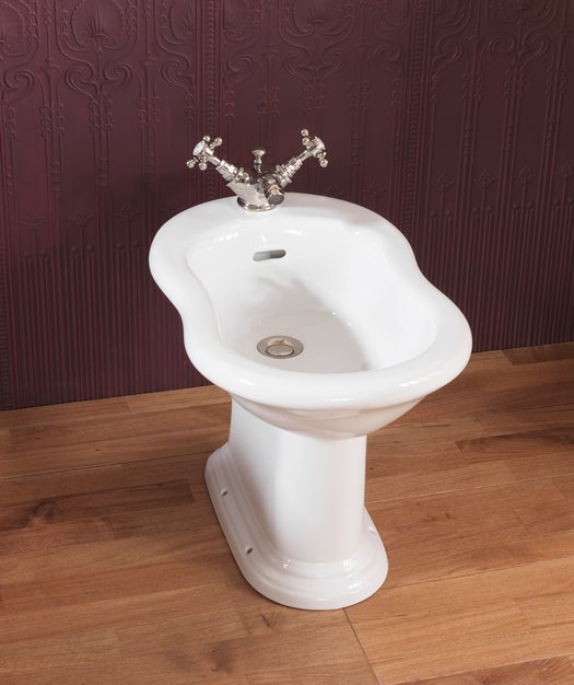 Victorian free standing bidet for the classic style toilet