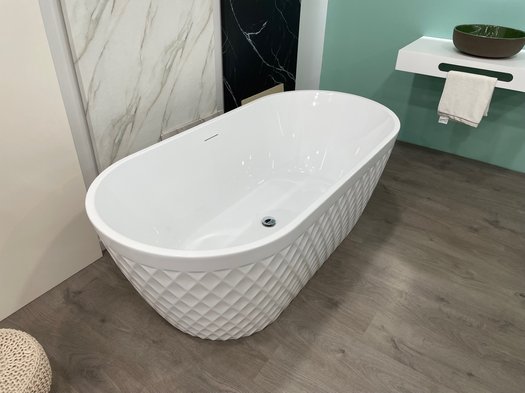 Uniek bad met ruitpatroon voor de design badkamer