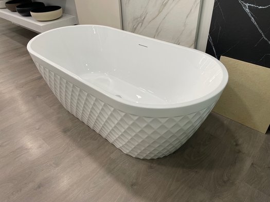 Vrijstaand bad in acryl voor de hedendaagse badkamer