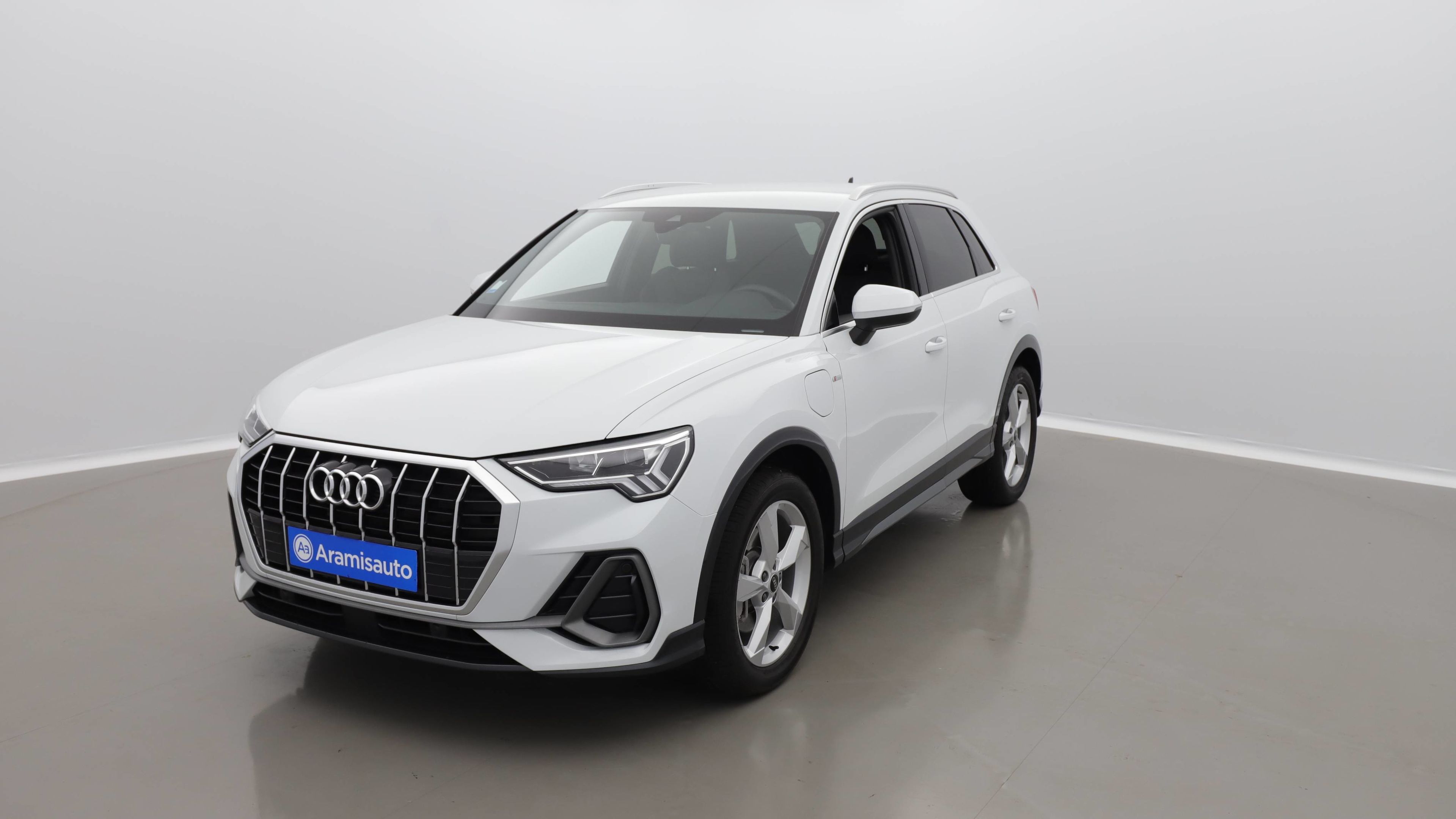 Audi Q3 d'occasion reconditionnée - 45 TFSIe 245 Stronic 6 Sline Suréquipée  - 5 portes - Hybride essence rechargeable - rv751702 - Aramisauto