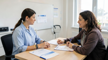 Come prenotare una consulenza specialistica presso il NHS: percorso, referral e tempi di attesa