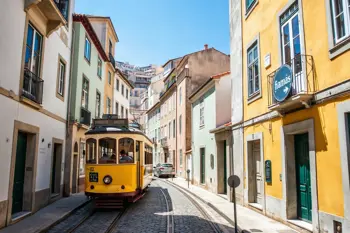 5 nachten in Lissabon inclusief vlucht en hotel voor het seizoen 2026: Een analytisch overzicht van reismogelijkheden
