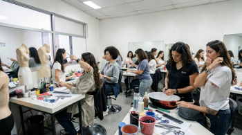Preços do curso de treinamento de cabeleireiro 2026: análise de valores, formatos e critérios