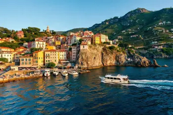 Viaggio di 5 notti alle Cinque Terre con escursioni costiere e pasti inclusi: analisi dell'itinerario e dei servizi