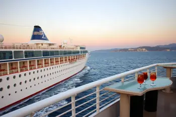 Crociera di 7 notti da Civitavecchia alle isole greche con pacchetto bevande: analisi di itinerari, costi e condizioni