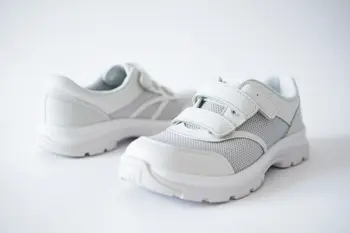 Comfortable Orthopedic Walking Shoes for Seniors with Wide Feet: A Consumer Research Guide