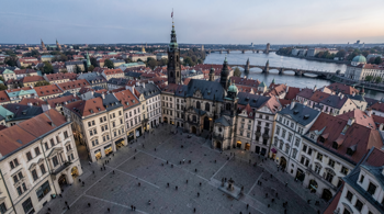 3-dagars weekendresa till Prag med flyg och hotell inkluderat: En analys av logistik, marknadstrender och resemönster