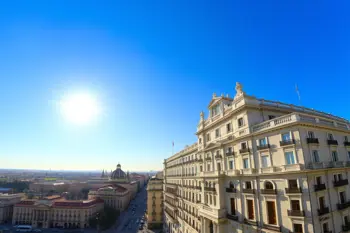 4-day all-inclusive package with flights and hotel en Madrid: Guía de Análisis para Viajeros