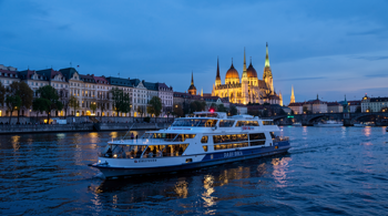 2-dagers elvecruise fra Budapest på Donau med standardlugar og helpensjon: En teknisk gjennomgang av reisemarkedet