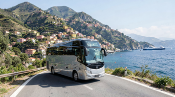 5 jours en autocar vers l'Italie avec hébergement et pension complète : analyse des formules et points à vérifier
