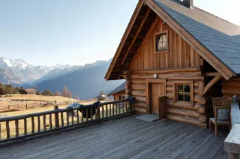 Genießen Sie einen 5-Nächte-Aufenthalt in einer Berghütte in den Alpen mit privater Terrasse: Sachliche Orientierung für die Planung