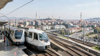 İstanbul-Ankara hızlı tren hattı ve Şehir merkezi otel konaklamalı paket: Ulaşım, konaklama ve planlama analizi