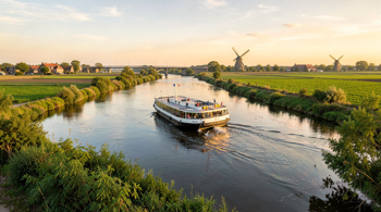 Flusskreuzfahrt Düsseldorf-Amsterdam entlang des Rheins: Routen, Stationen und Reiseplanung im Überblick
