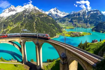 Train tours across Switzerland: A factual guide to panoramic rail journeys