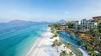 7-dniowy wyjazd do Phuket z całkowitym wyżywieniem w beachfrontowym hotelu: Analiza rynku i logistyki podróży