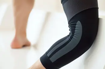 Best Compression Sleeve for Knee Stiffness: An Analytical Review of Clinical Support and Functionality