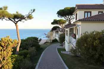 Casa de férias junto ao mar em Cascais com acesso privado à praia: análise das opções, limites e critérios de escolha