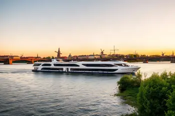 Rheinkreuzfahrt von Düsseldorf bis Amsterdam: Die schönsten Stationen im Routencheck