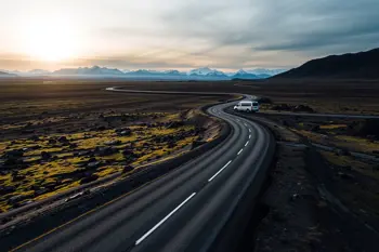 8 Days Tour to Iceland: A Technical Analysis of Logistics and Regional Itineraries