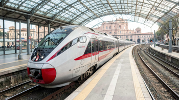 7-day Italian journey with train travel and hotel included: Un análisis de logística ferroviaria y estancias urbanas