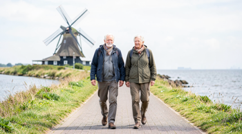 Solo reizen voor senioren in Nederland: reisaanbiedingen: Een journalistiek overzicht van marktontwikkelingen en reisvormen