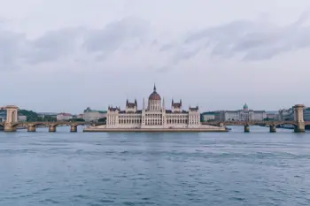 Budapest i 4 dagar med flyg och hotell inkluderat: saklig guide inför en stadsresa