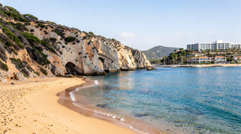 All-inclusive 8-daagse vakantie naar de Algarve met vluchten, hotel en maaltijden: onderzoek naar reisduur, verzorging en aandachtspunten