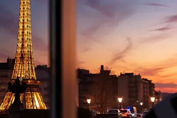Escapada de 3 noches a París con vuelos y hotel incluidos, ideal para un viaje de fin de semana: Análisis de mercado y planificación