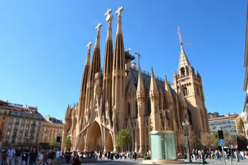 4-dagars Barcelonapaket med flyg och boende inkluderat: en analys av marknadens upplägg och resenärens förutsättningar