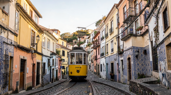 5-day guided-style travel itinerary in Portugal with flights and hotel included 2026: Planera Din Drömresa