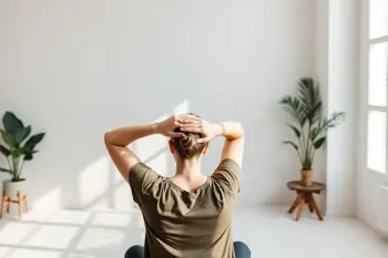 Metodi naturali per il sollievo dal dolore al collo: analisi delle strategie di gestione non farmacologica