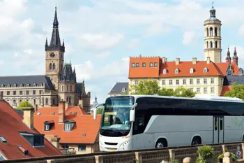 7-nocny pakiet wakacyjny do Krakowa z biletami autobusowymi i zakwaterowaniem w cenie: analiza zakresu usług i kosztów