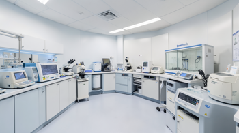 Mejores hospitales para tratamientos de FIV en España: Guía Analítica de Centros, Técnicas y Criterios de Selección