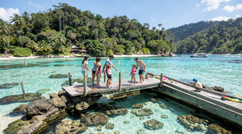 Great Barrier Reef getaway: all-inclusive resort stay for families in 2026: A factual planning guide