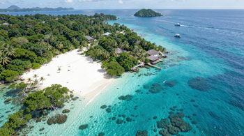 Tropical Island Getaways: A Practical Analysis of Beaches, Access, and Secluded Resorts