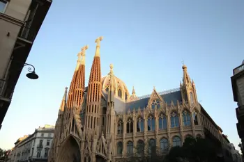 7-day Barcelona package with full board and transport included: Análisis integral de opciones y logística para viajeros