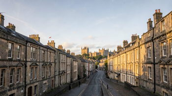 3-day Edinburgh historical tour with central hotel and breakfast included: An Analytical Overview of Planning and Logistics