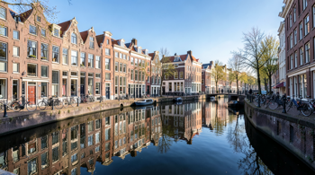 Fin de semana de 4 días en Ámsterdam con vuelo y hotel incluido: análisis de planificación y logística para viajeros