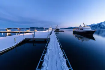 New Year's cruises in Alaska: Analyzing Seasonal Navigation Realities and Winter Maritime Logistics