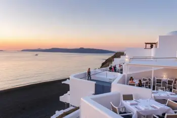Pacchetto resort sulla spiaggia di 5 notti a Santorini con pasti e tour guidato: analisi e criteri di scelta