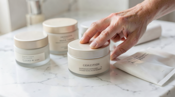 Cremes dermatológicos para peles maduras após os 60 anos