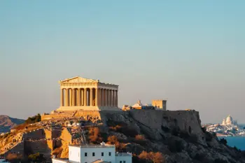 Pacchetto 10 giorni Grecia con voli e alloggio inclusi: analisi delle soluzioni di viaggio